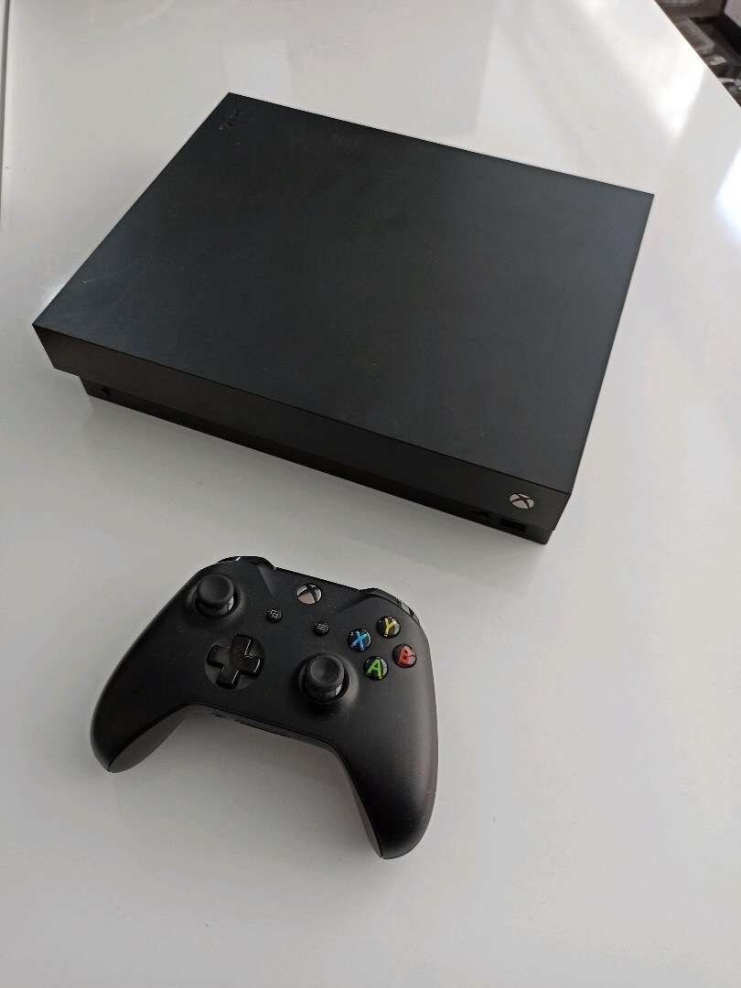 Xbox One X Set 1 TB Kol 1 Adet, Oyun Yüklü