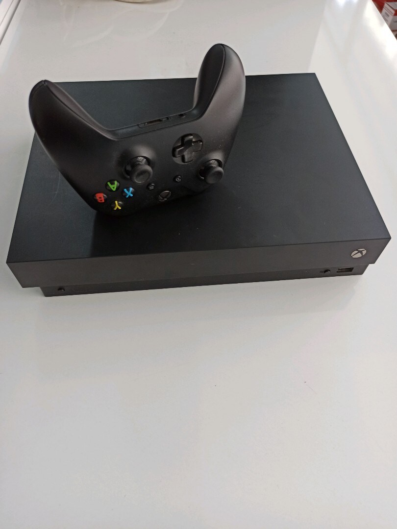 Xbox One X Set 1 TB Kol 1 Adet, Oyun Yüklü