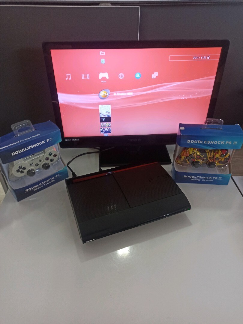 PlayStation 3 Superslim 320 GB - Çift Kablosuz Kol, 20 Oyun Yüklü