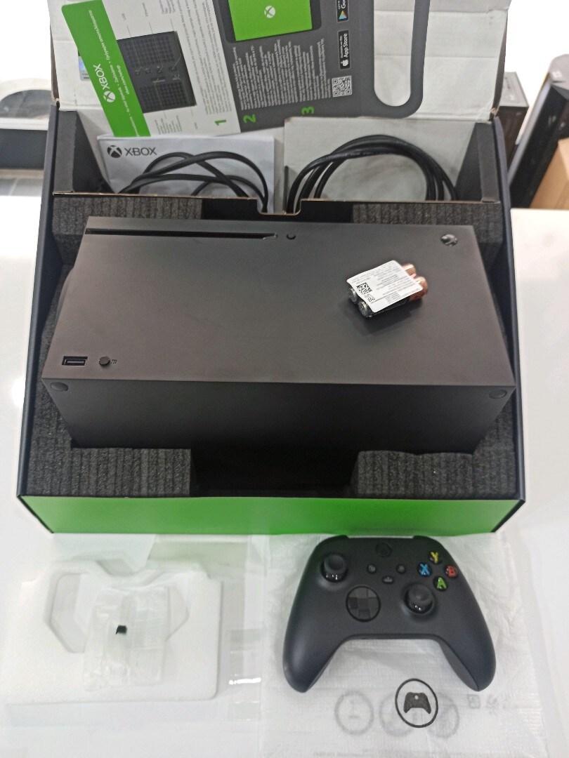 Xbox Series X 1 TB SSD - Tek Kol, Full Kutulu, Takas İmkanı
