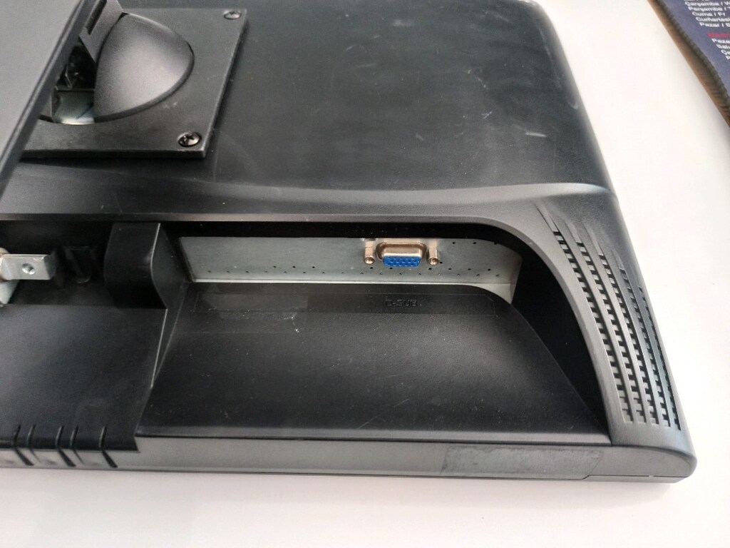 Monitör, Fujitsu Pivot HD 20 inç Hareketli 