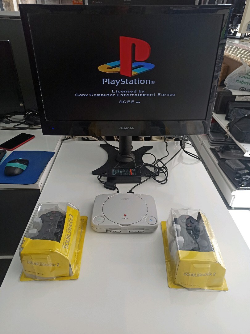 PlayStation 1 (PsOne) - SCPH102 Model - Orijinal Sürüm - Tomb Raider Hediye  